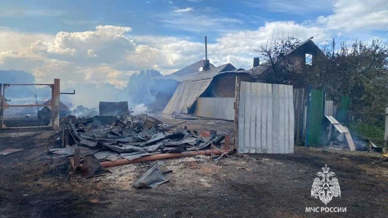 В Башкирии из-за пожара три семьи остались без жилья