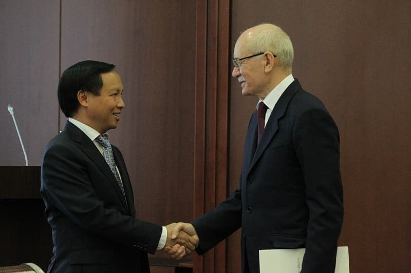 В Уфе состоялась встреча главы РБ и посла Вьетнама в России