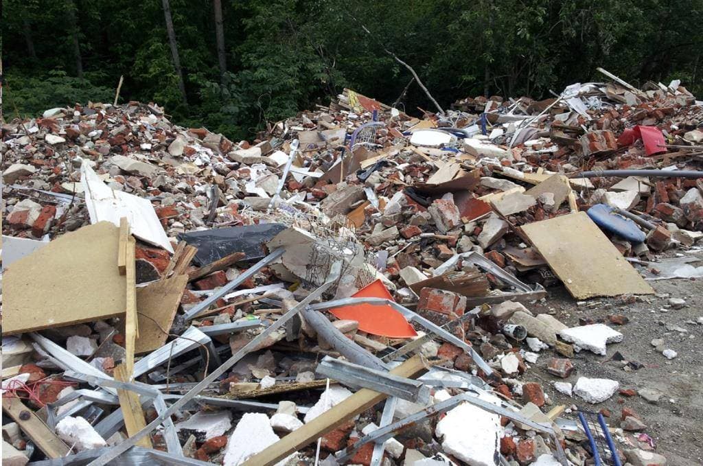 В Уфе прокуратура заставила городские власти очистить территорию от строительного мусора
