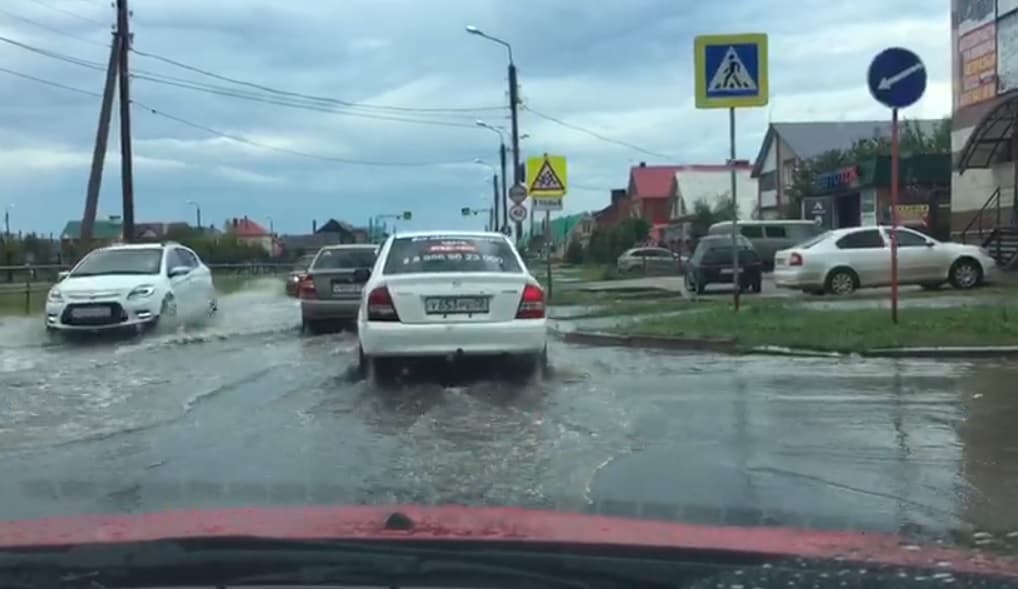 В Башкирии ливень затопил улицы городов и автомобильный тоннель