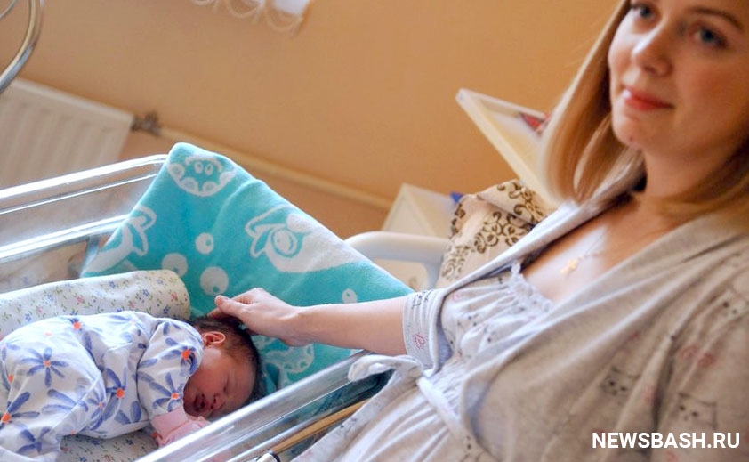 Правительство России задумывается о выдаче материнского капитала при рождении первого ребенка