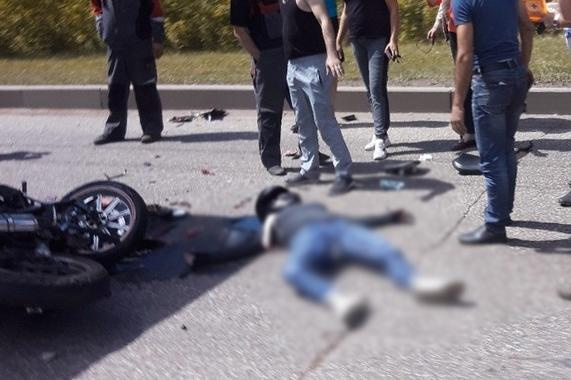 Авария в Стерлитамаке: женщина на мотоцикле врезалась в фуру