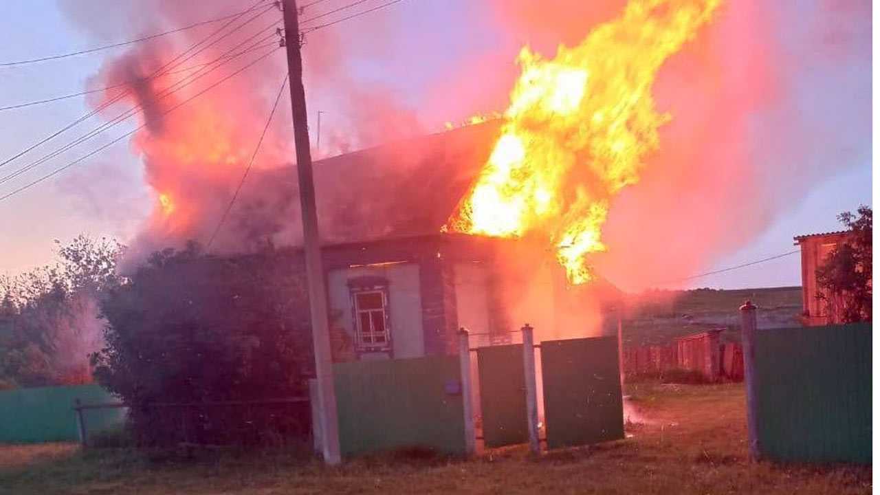 В Башкирии в горящем доме погибла 76-летняя женщина