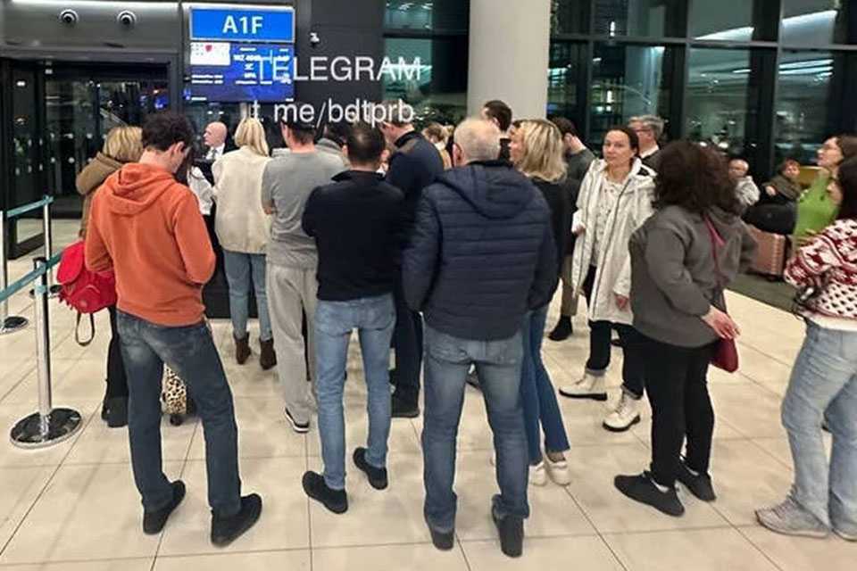 Сотни туристов из Уфы застряли в аэропорту Стамбула
