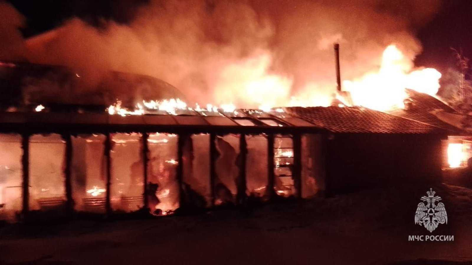 Огненная ночь в Башкирии: пять спасенных и три очага возгорания