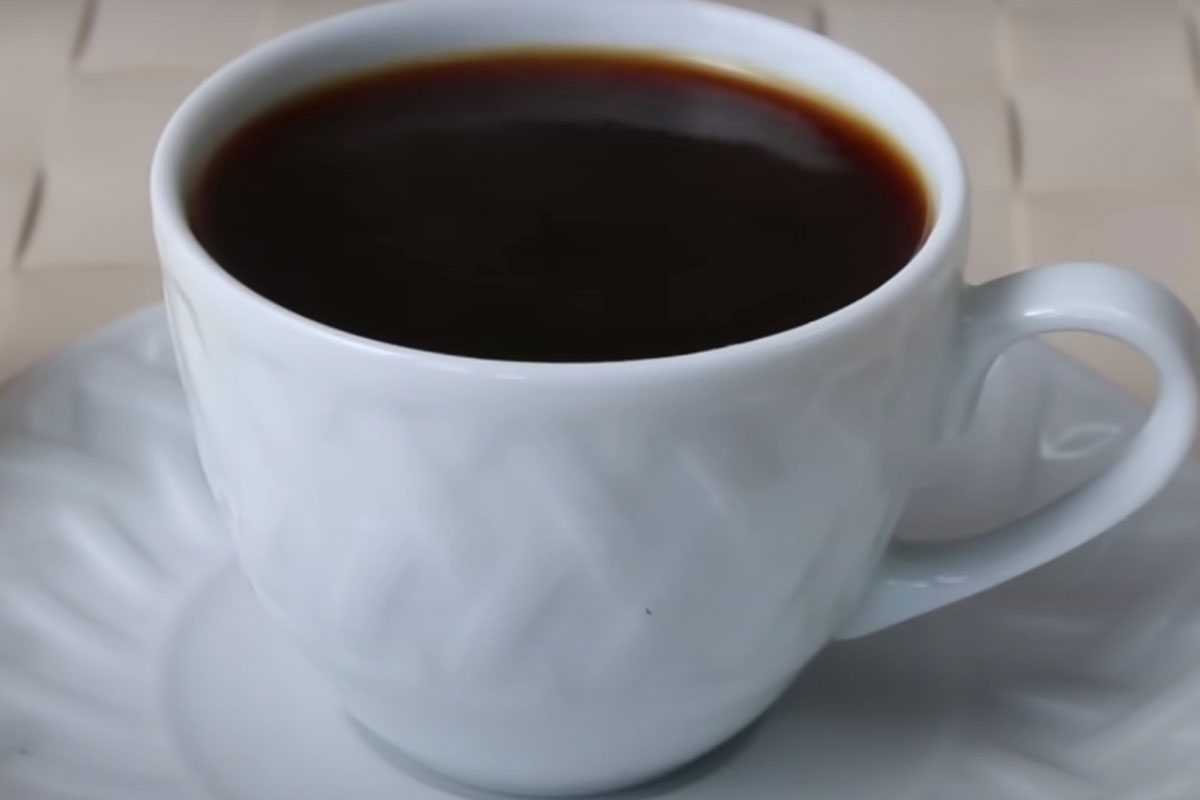 Названо идеальное время для употребления кофе: рекомендация врача Сараева